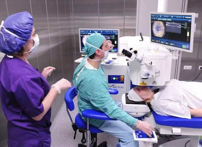 Pri slzách sietnice sa vykonáva laserová koagulácia